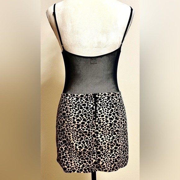 Vintage Y2K Lip Service Leopard Mini Skirt with Front Slits & D Rings SZ Medium - Picture 3 of 10